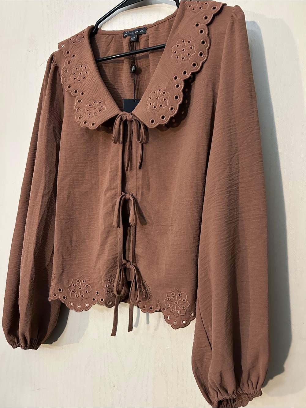 Adrianna Papell NWT Acorn Embroidered Tie Front Blouse Size L